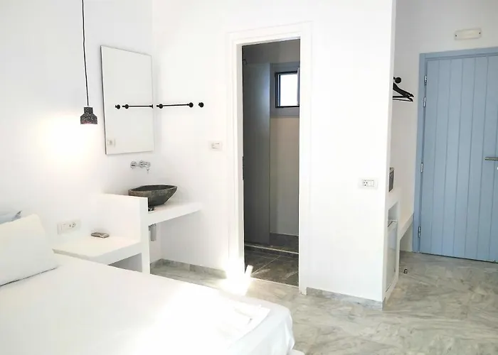 ニソス イオス ホテル ミロポタス