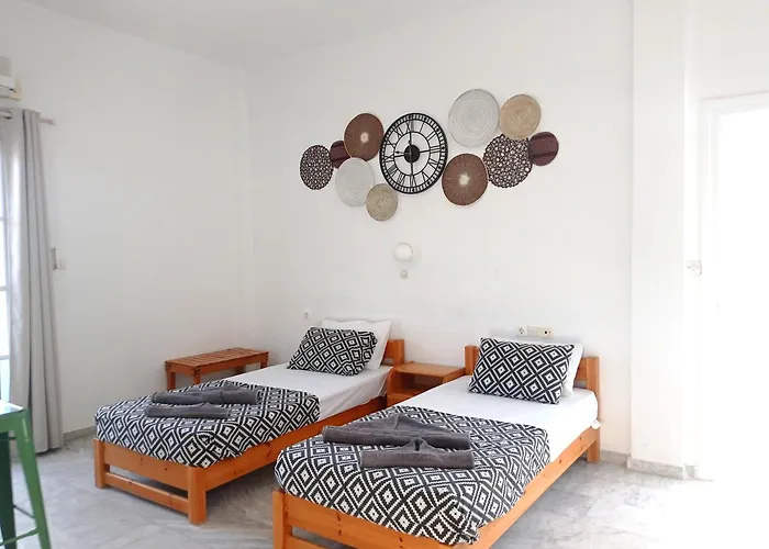 ニソス イオス ホテル ミロポタス