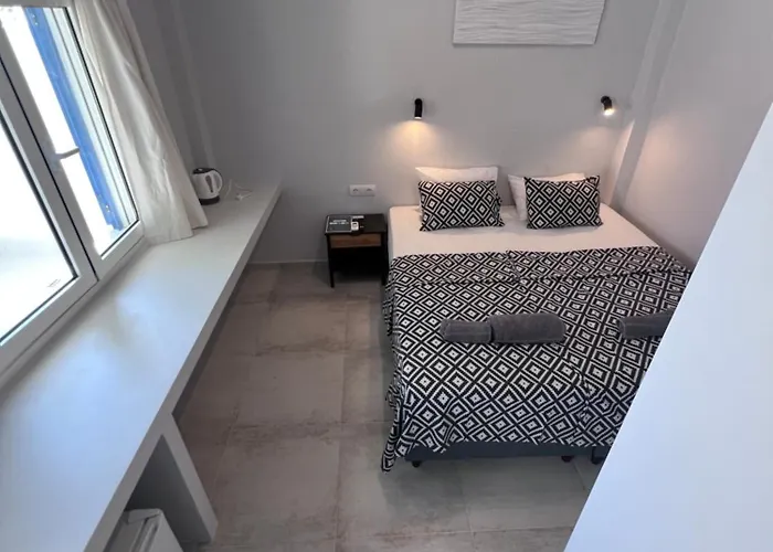 ニソス イオス ホテル 2*