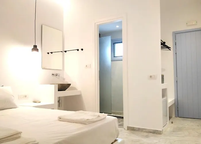 Ξενοδοχείο νήσος ίος 2*